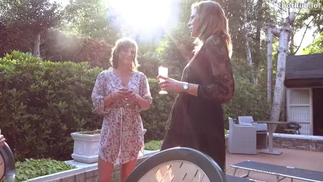 Elise Van Vlaanderen Onlyfans Julie and her best friend have a lesbian scene