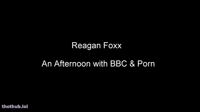 Milf Reagan Foxx watching Porn