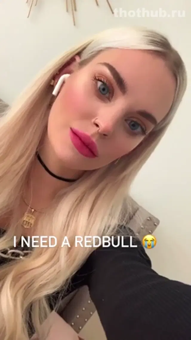 Courtney Smoke Ahegao