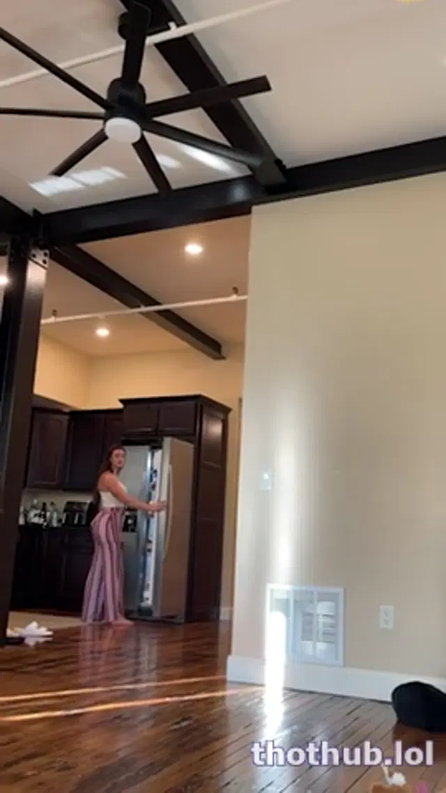 JAKARA MITCHELL BLOWJOB & CUM OF
