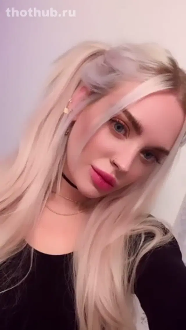 Courtney Smoke Instagram Tease