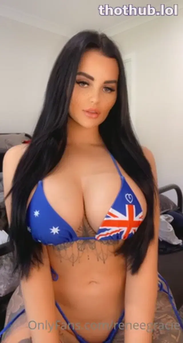 Renee Gracie Tits out
