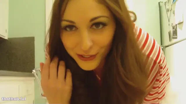 Carlotta Champagne – Santa Striptease