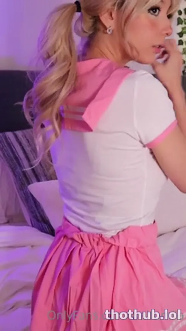 Izzybunnies / waifumiia 5min Schoolgirl sextape & toy in her ass