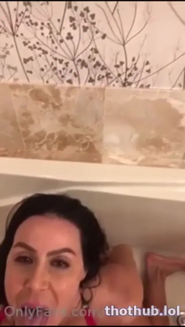 Kendra Lust golden shower
