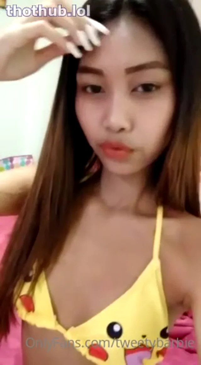 Papapin pattaya skinny whore fingering