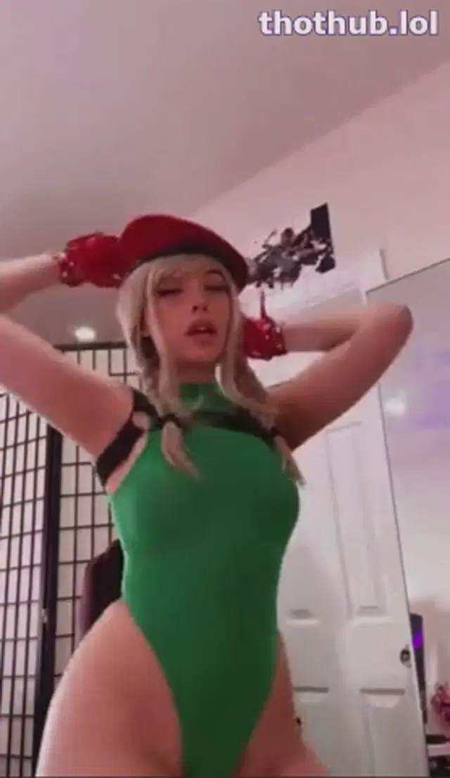 CyberStephanie Twerk 3