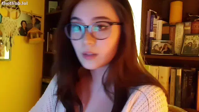 Twitch streamer Vylerria / JadeyAnh Tongue