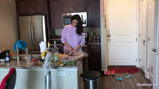 Turkish Delight Making Sandwiches