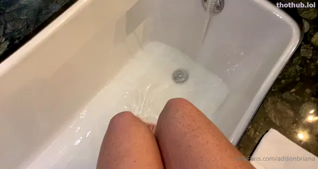 Adison briana bathtub