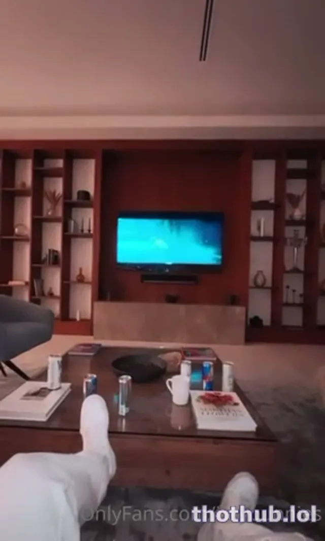 Izzybunies / waifumiia therealbrittfit threesome