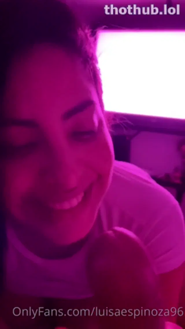 Luisa espinoza Smoking blowjob