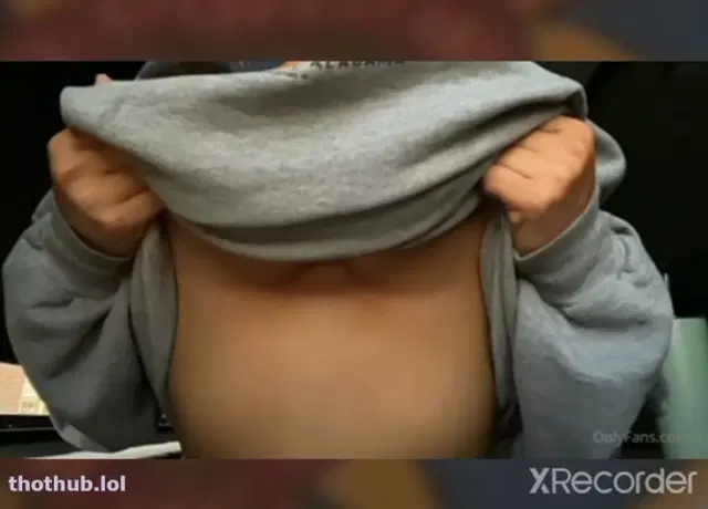 Azalia Moreno titty drop