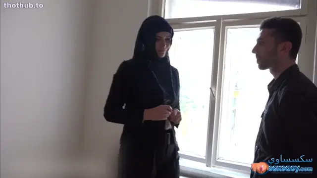 Girl in hijab gives blowjob