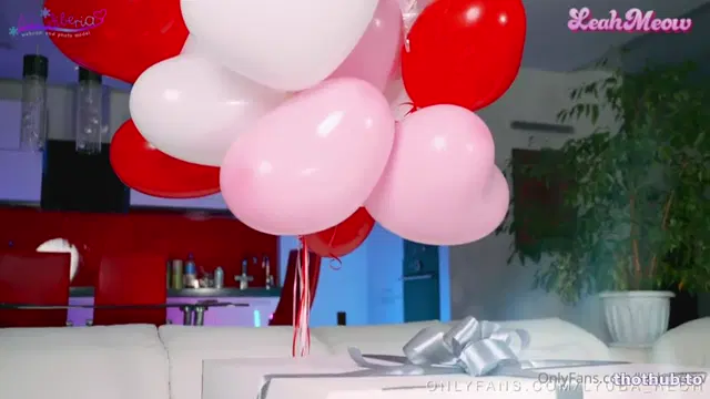 Leah Meow  Sia_Sabrina – Sweet pussies for Valentines Day