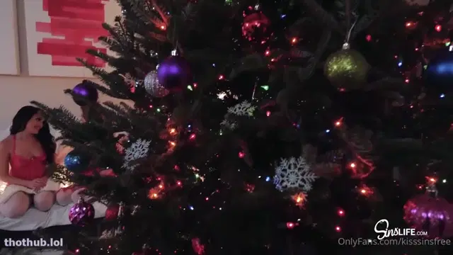 Kissa Sins_Jill Kassidy_Johnny Sins – Girls fucking with Christmas lights