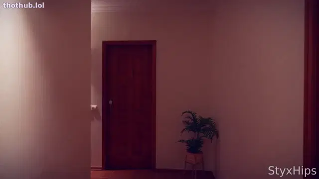 Styxhips- big booty Latina