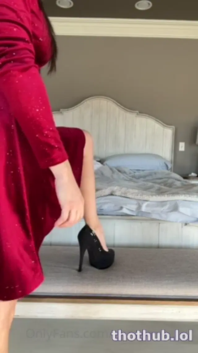 Christina Khalil Solo Masturbation