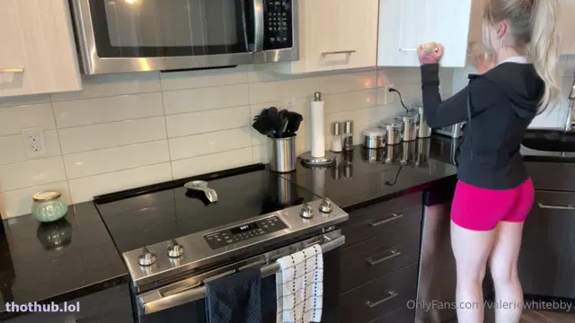 Valeriewhitebby roommate lets you suck her toes and stroke
