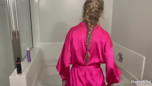 ElizabethRabbit Oils Up Tits Then Bath Rubs Tits