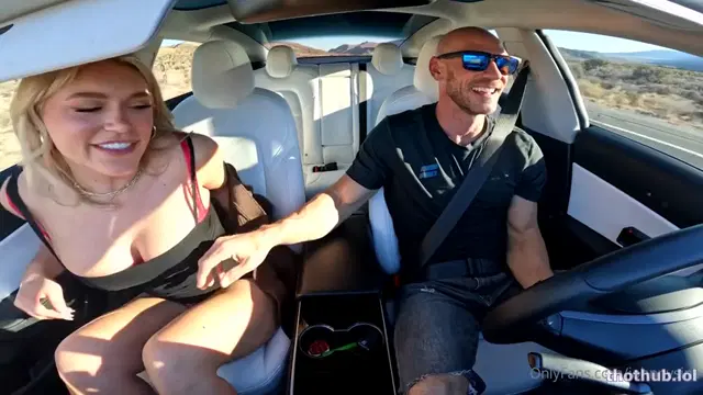 Elle Brooke – Trip Sex With Johnny Sins