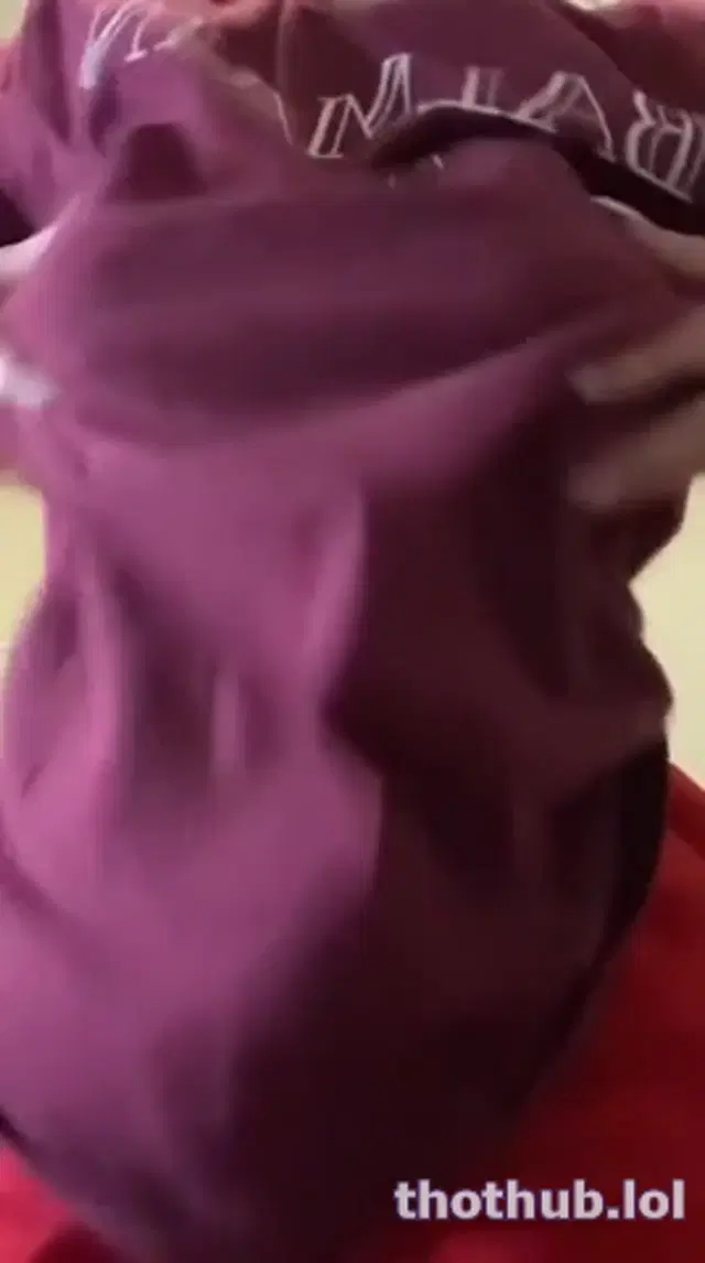 Jazmen00 Boob Drop