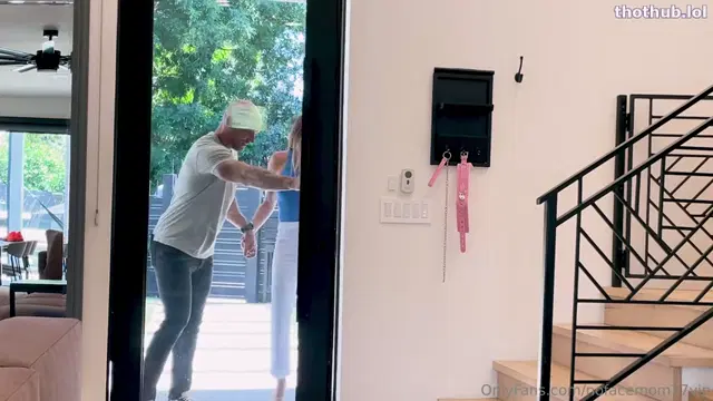 Nofacemom-BG-JohnnySins