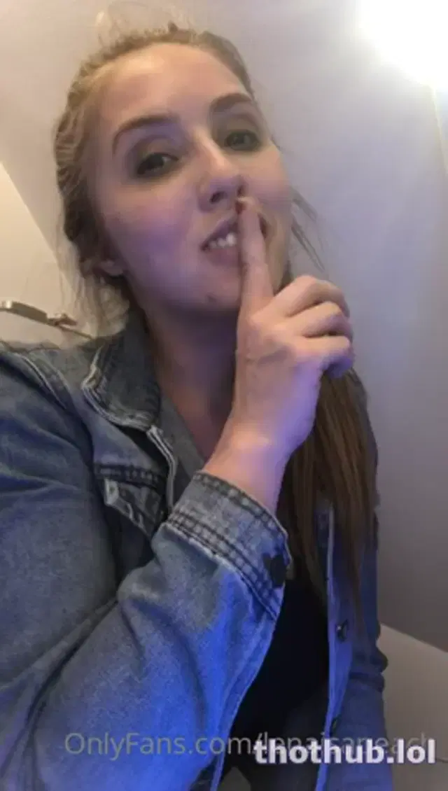 LENA PAUL SQUIRTING IN FLIGHT