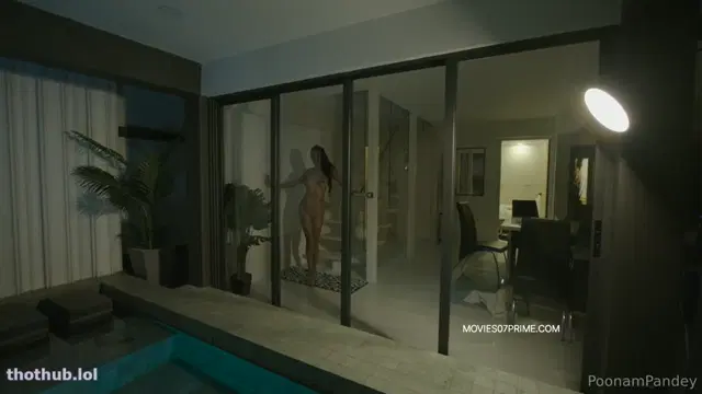 Poonam Pandey – Softcore “PUSSY SHOWER”