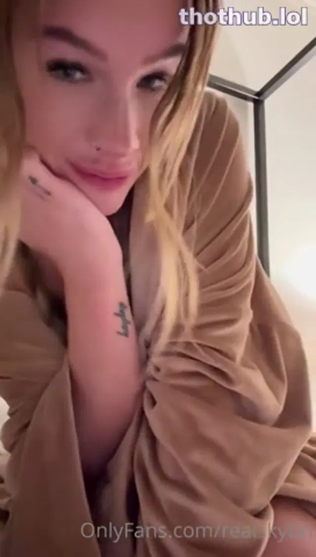 Sky Bri Nude Masturbation