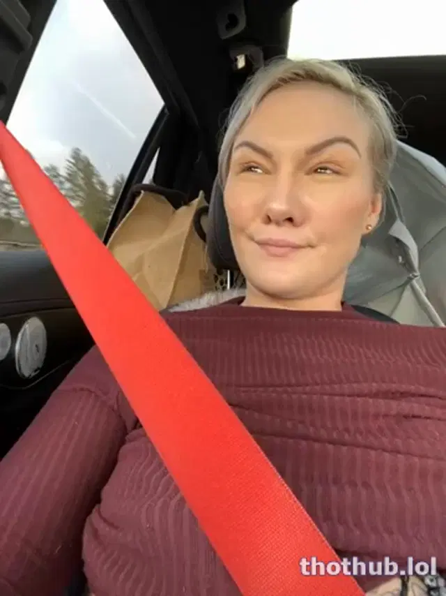 NASTY_SWEDEN – LIVESTREAM SEXSHOW IN HER CAR