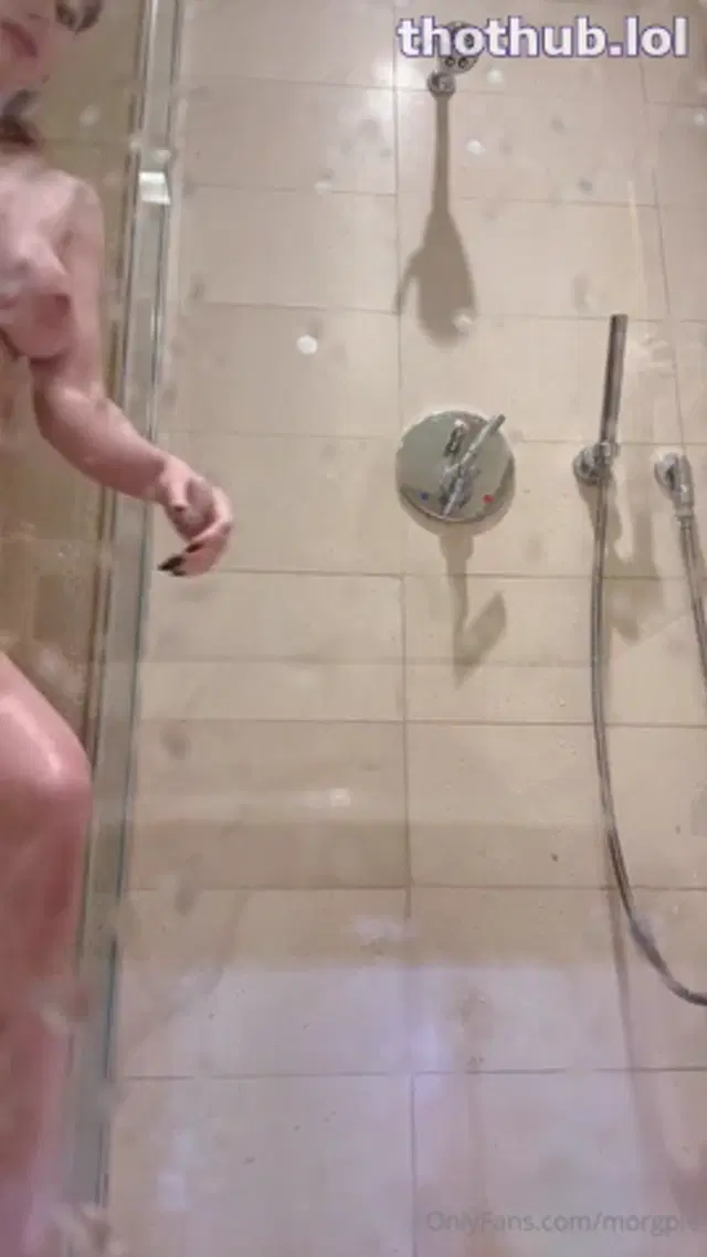 Morgpie shower spreading & rubbing