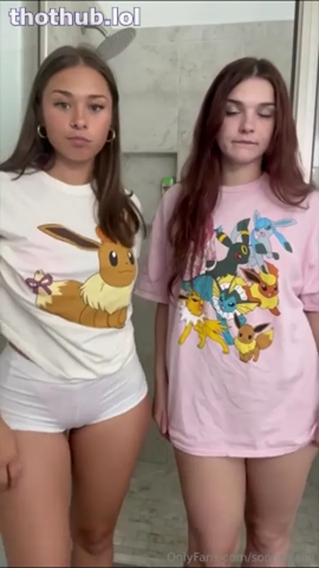 Sophieraiin & Summerxiris striptease & shower