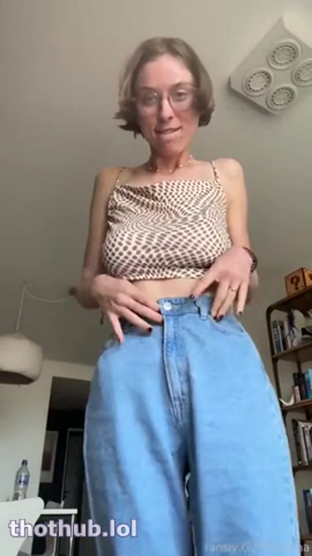 YouRina Try-on and pussy rub