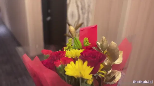 Hot Korean ABG Elle Lee Gets Her Lunar New Year Present from Her Chinese Fan.