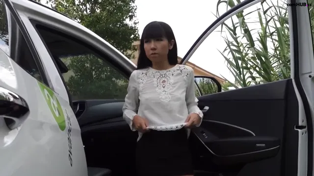 Littlesubgirl Pays An Uber Driver With Her Mouth And Pussy