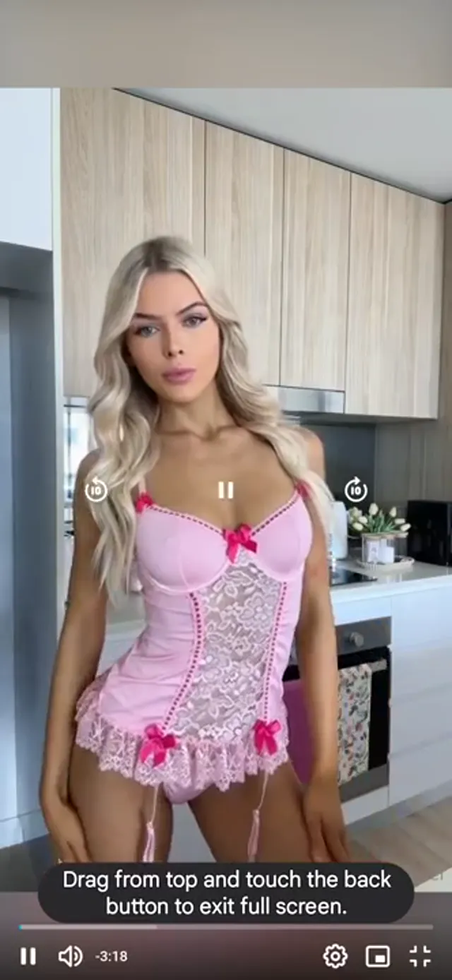 Mishapalmer Chaturbate 04-08-2025 naked sexy posing in the kitchen