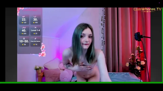 MAVIS_LI shows her pretty tits in pvt HD