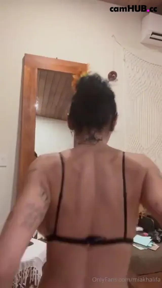 Mia Khalifa onlyfans naked show