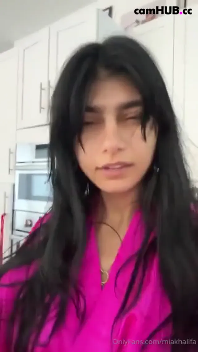 Mia Khalifa onlyfans show her ass