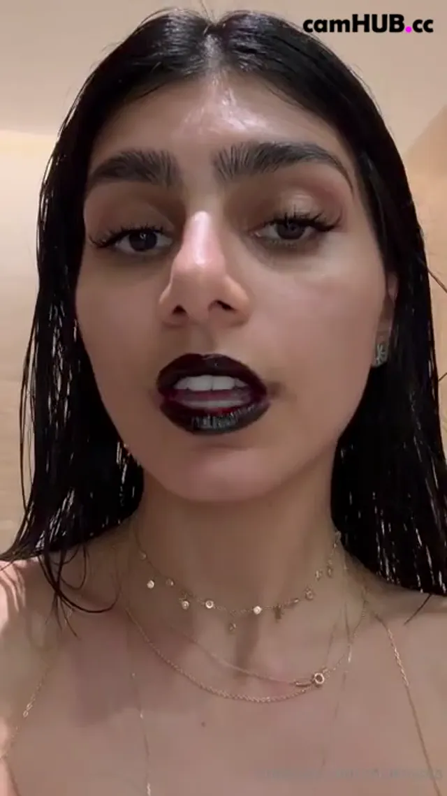 Mia Khalifa show 1