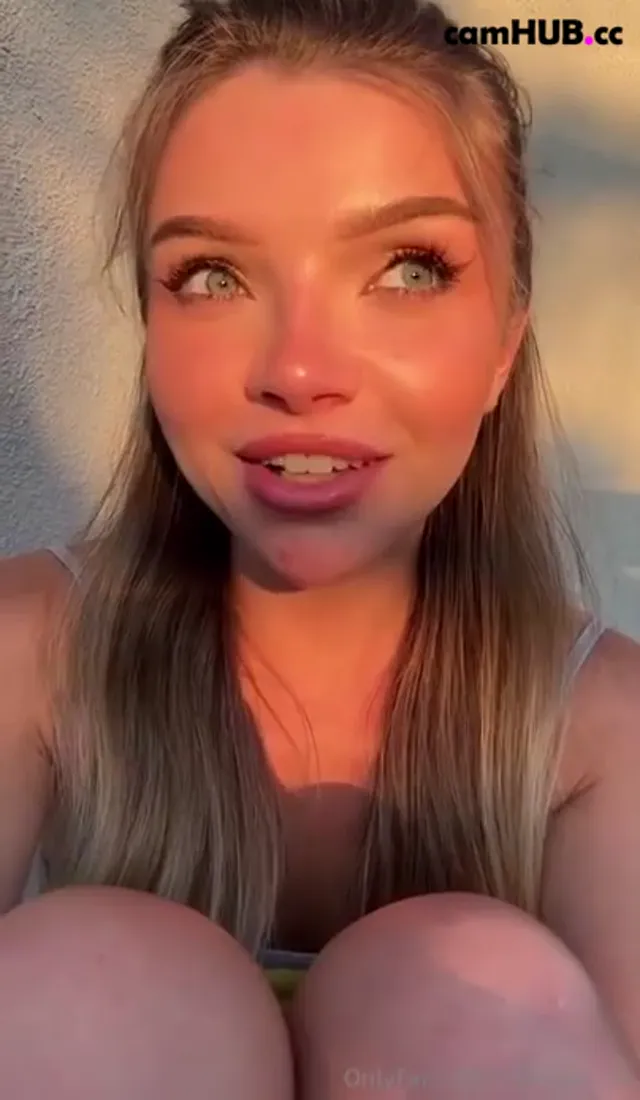 Bougie_Bb Onlyfans 2 Dildos In Her Pussy Squirts