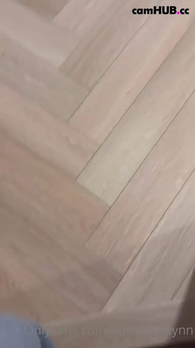 Babe Bella Lynn Maid Has Sex Standing Up