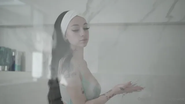 Bhadbhabie onlyfans – show her back view