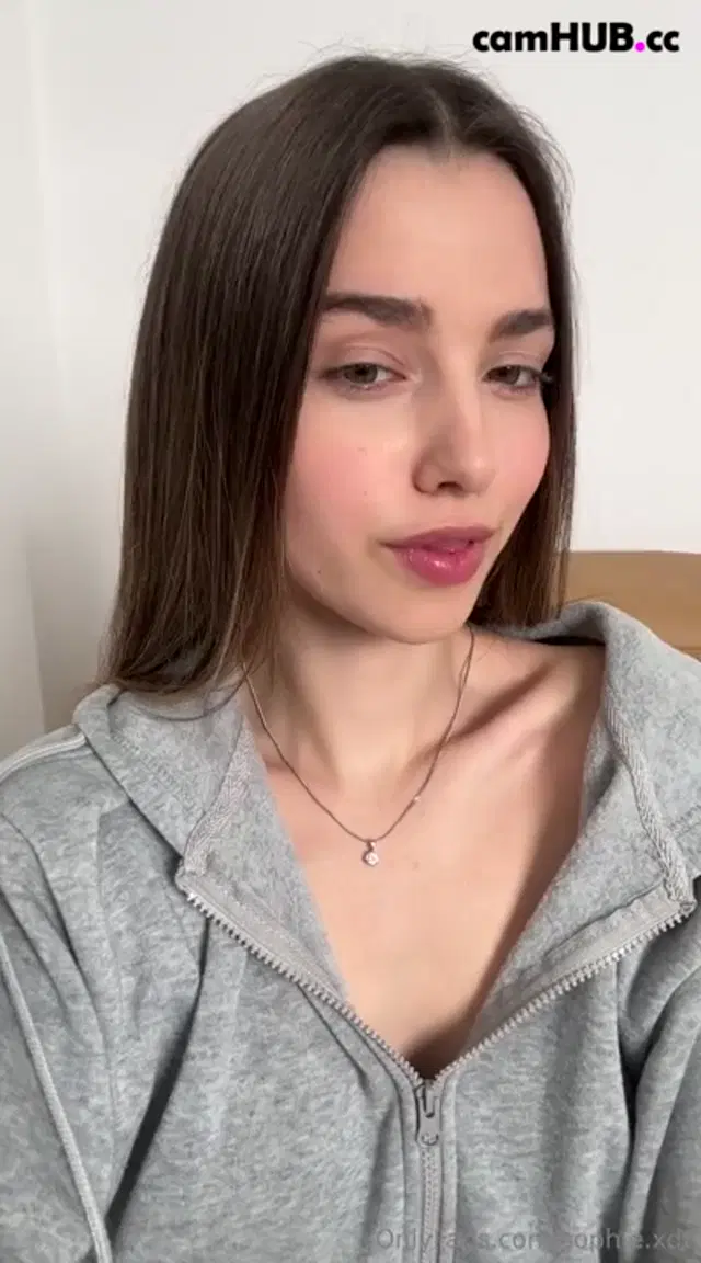 Sophie.xdt – the girl caresses herself