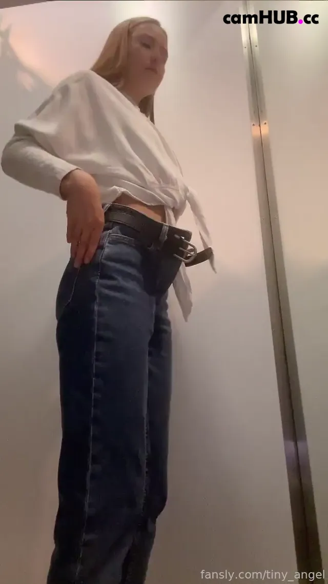 OF Feetqueenx aka tinyangelxx chaturbate shoping time