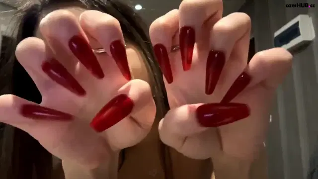 Vasilikithilges Chaturbate 2026-01-11 Shows tits pours water on her tits