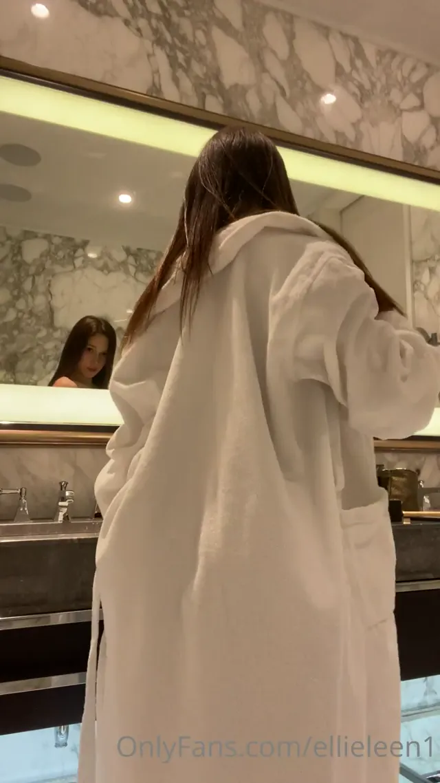 Ellie_Leen-Aka-Ellieleen1-Chaturbate teasing leaks