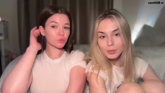 Ecl1pse_ Chaturbate 2026-01-14 Lesbians teasing show 2
