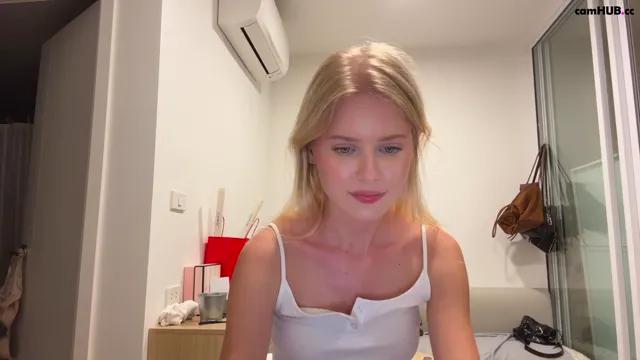 Laraineprada Chaturbate 2026 Shows her tits